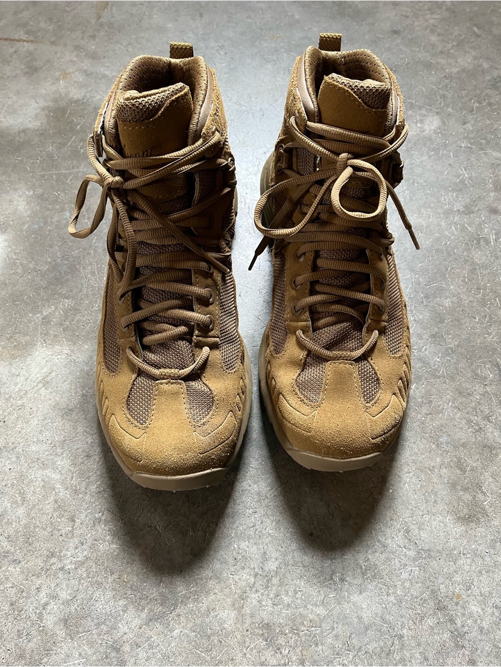 Danner Men's Tactical Boots in Coyote/Tan